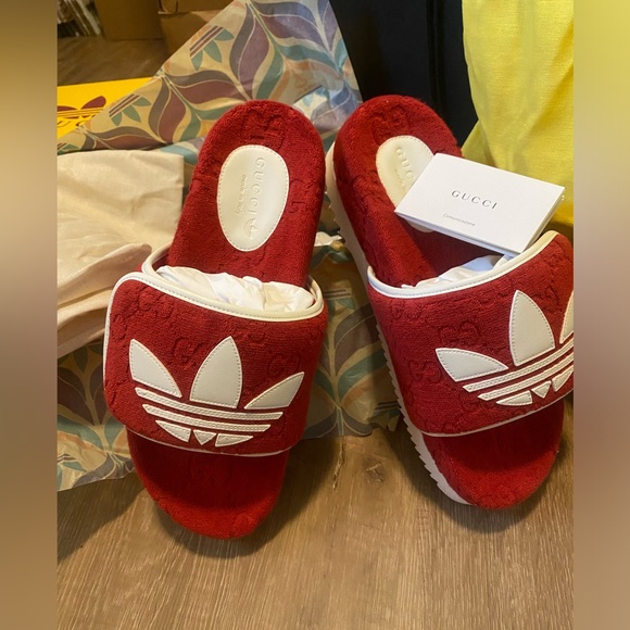 NWT Authentic Gucci x Adidas red monogram logo men’s slide sandals - Picture 8 of 9